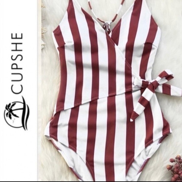 Women's Swimsuit Cupshe striped one piece red and white size S. - Picture 3 of 7